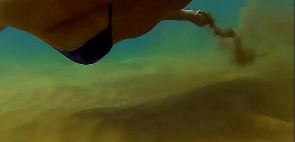  Underwater girls [HD, 720p]